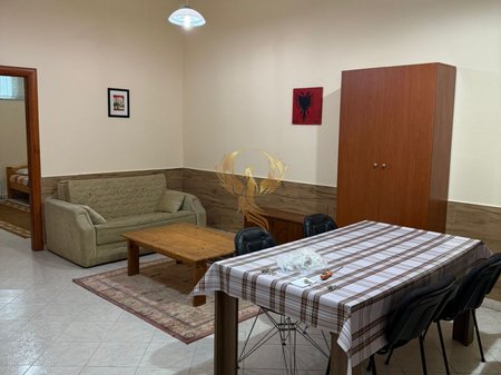 Jepet me qera Hyrje  1+1,tek Amerikan 2