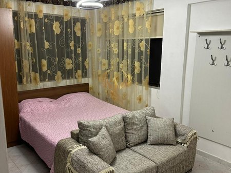 Jepet me qira Garsoniere  ,tek Komuna e Parisit