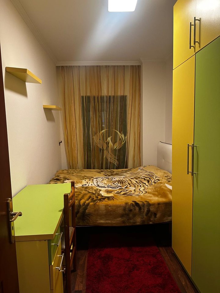 Jepet me qira apartament 2+1 Tek Rruga Him Kolli