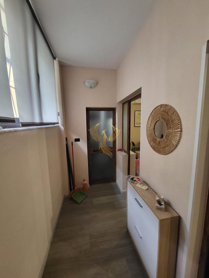 Jepet me qera apartament 1+1 në Qendër