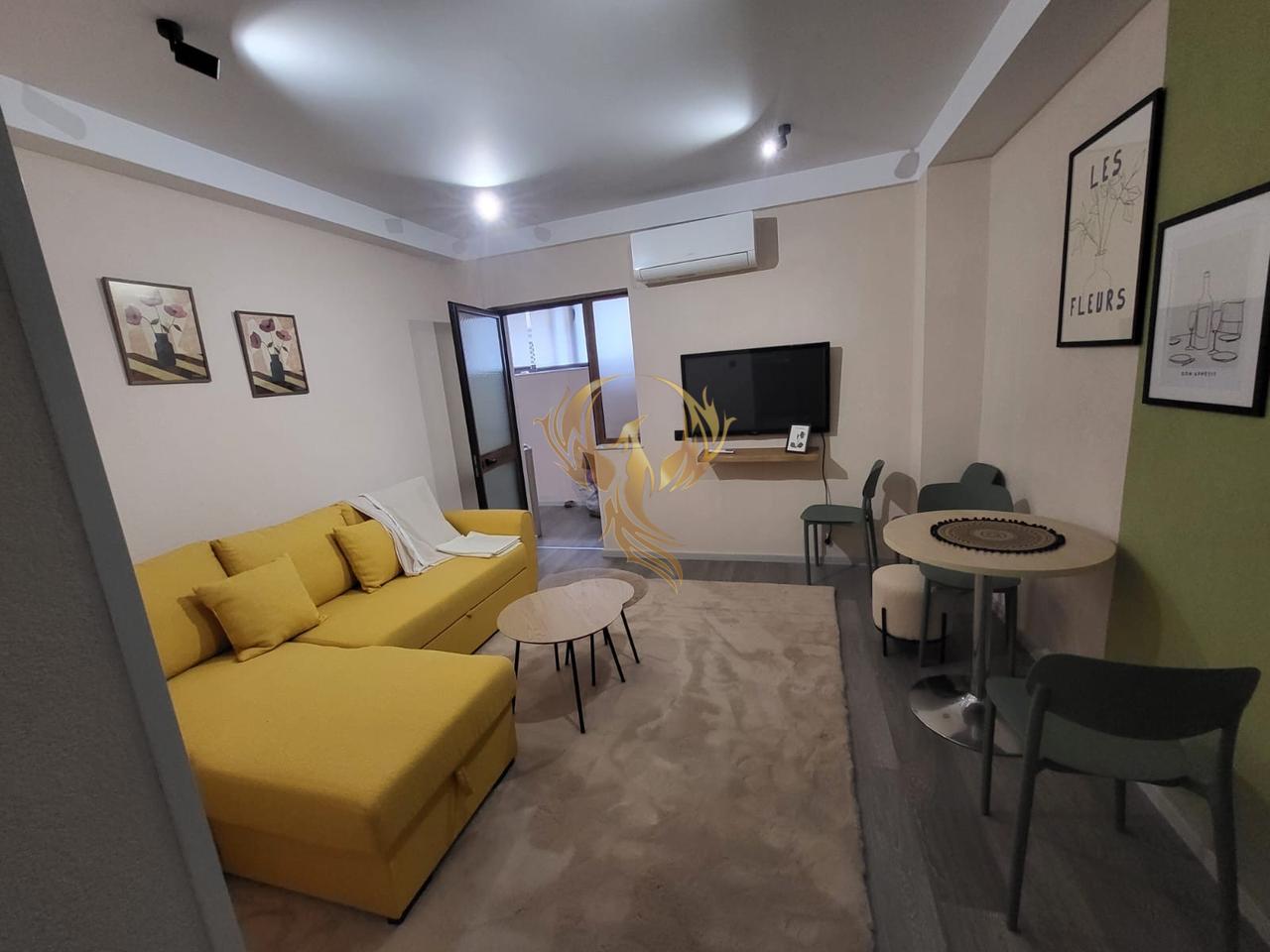 Jepet me qera apartament 1+1 në Qendër