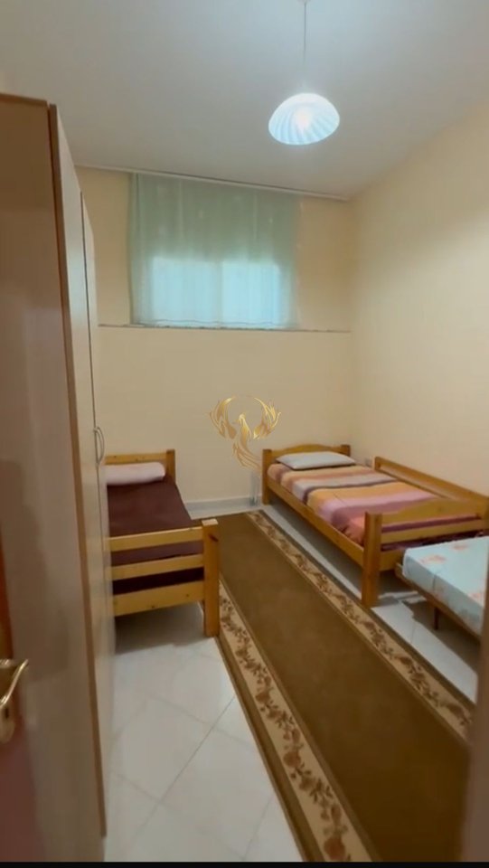 Jepet me qera Hyrje  1+1,tek Amerikan 2