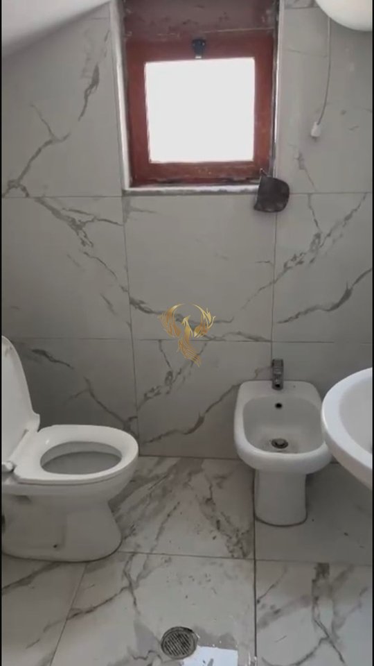 Jepet me qira hyrje 2+1 ne Paskuqan