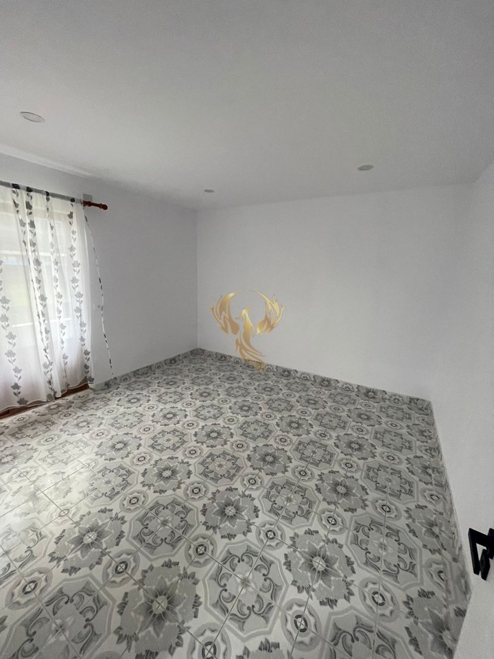 Jepet me qira shtepi private 2+1 e restauruar ne astir