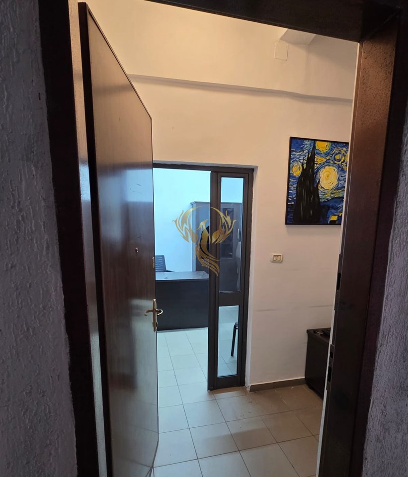 Jepet me qira zyre tek Bulevardi Bajram Curri