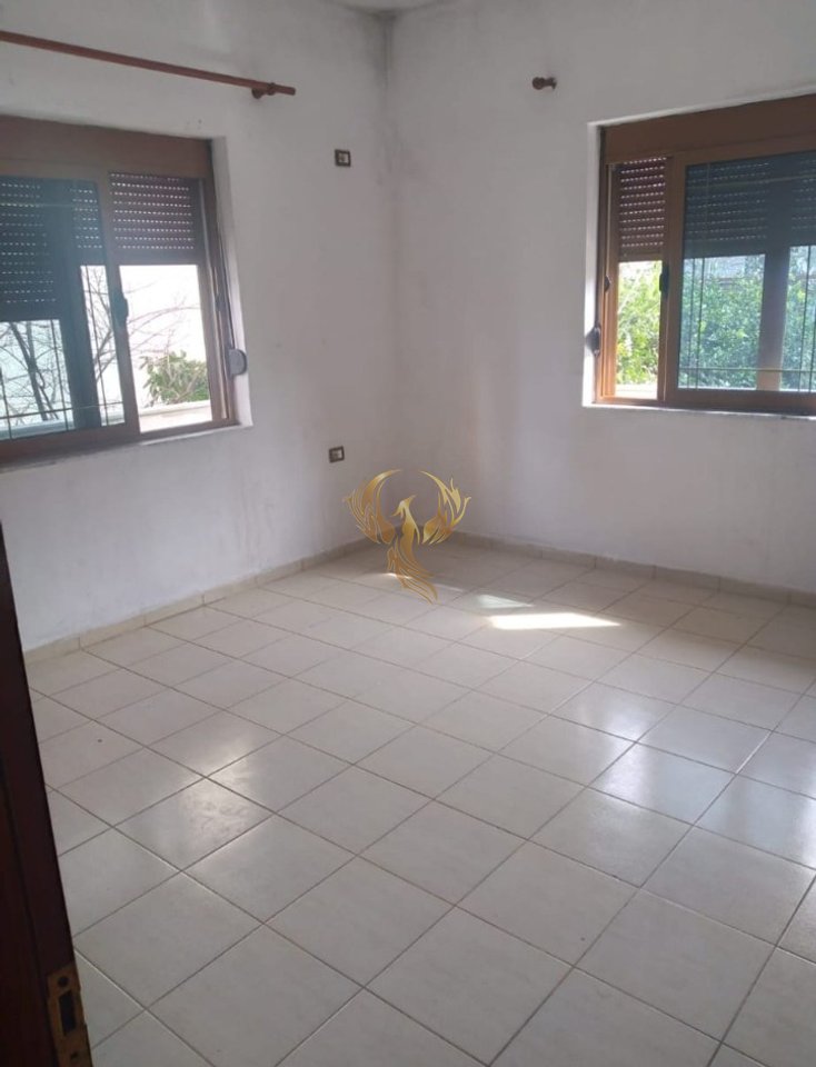 Affittasi ingresso 1+1 ad Ali Dem