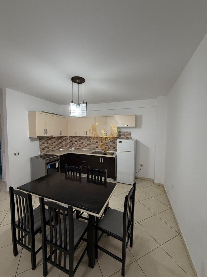 Jepet me qera Apartament 2+1 ne Astir