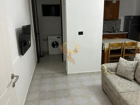Studio apartment for rent, near Komuna e Parisit.