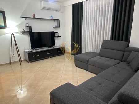 Jepet me qera Apartament 2+1+2, tek Stacioni i Trenit