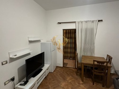 Jepet me qira hyrje 1+1 tek Nenstacioni Elektrik