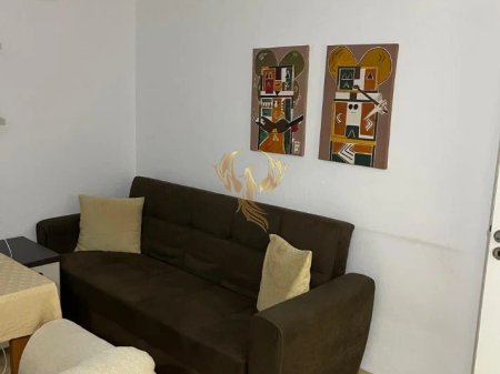 Jepet me qera Apartament 1+1 ne Laprake