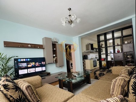 Jepet me qira Apartament 1+1 Ne Qender