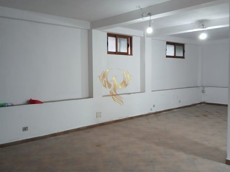 Jepet me qera Magazin Ne Shkoze