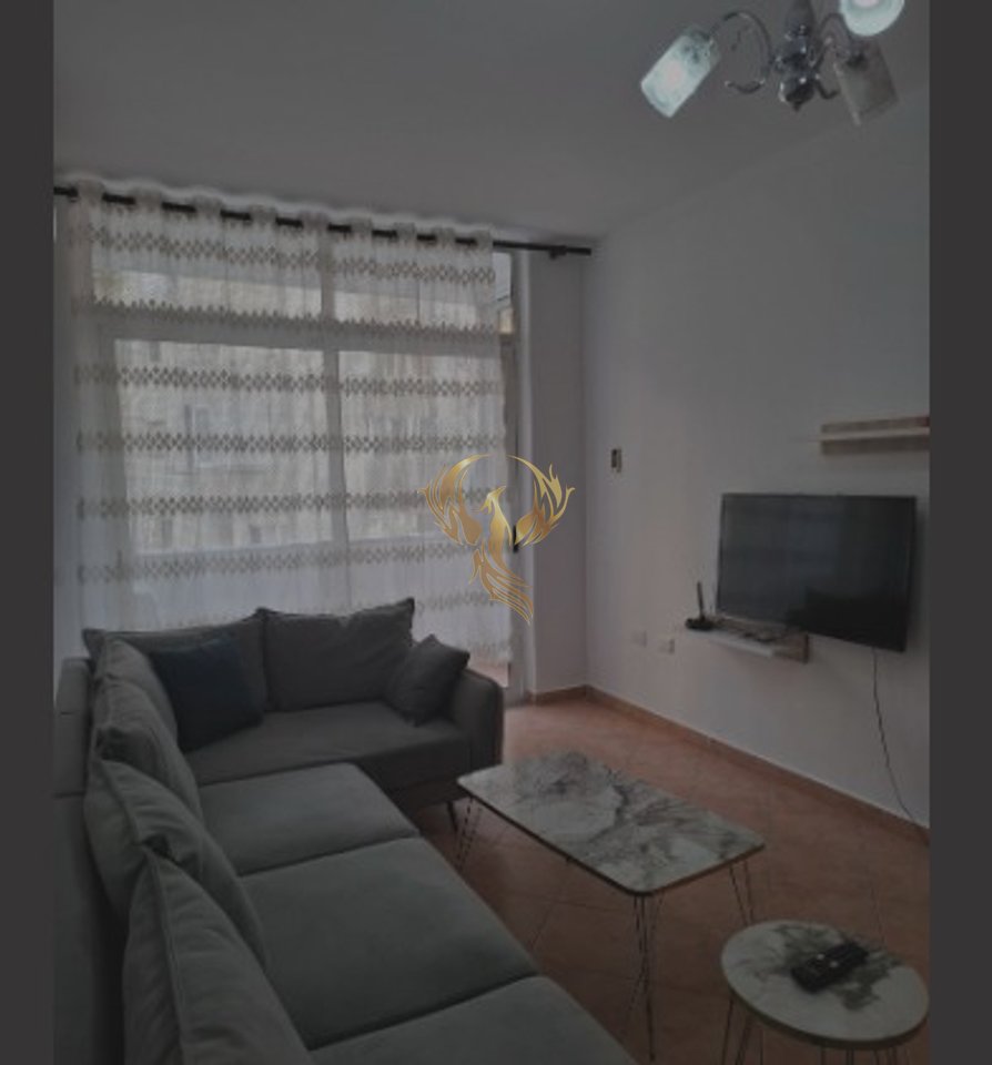 Jepet me qera Apartament 1+1, tek Komuna e Parisit