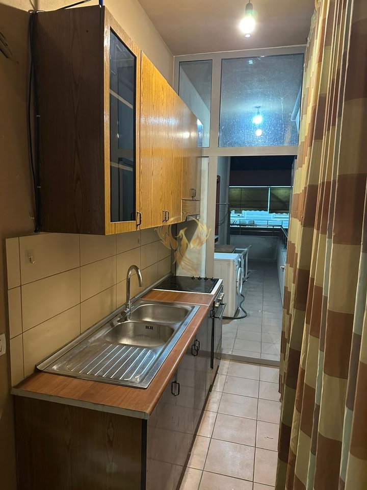 Jepet me qira hyrje 1+1 tek Nenstacioni Elektrik