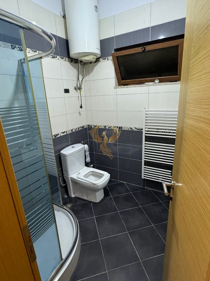 Jepet me qera shtepi 1+1 Shkoze