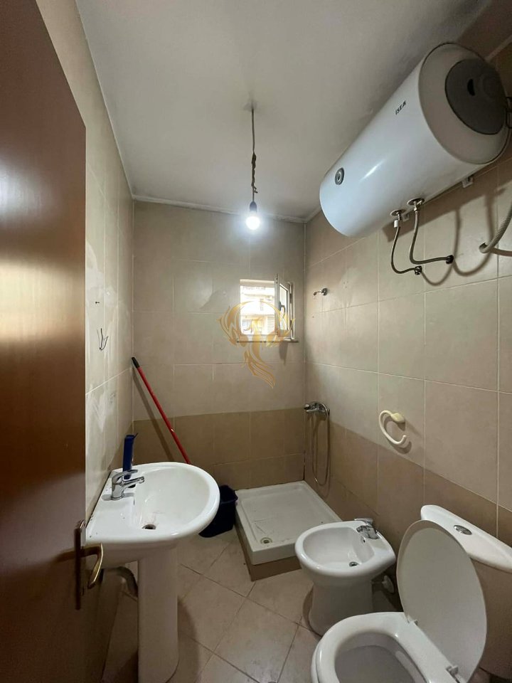 Jepet me qira apartament 2+1+aneks+ballkon tek Ish Fusha e Aviacionit