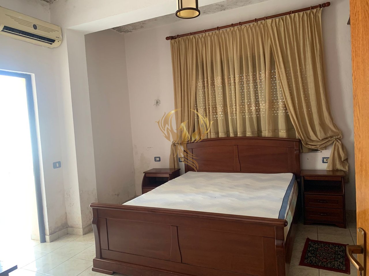 Jepet me qira Hyrje 2+1+3 ne Porcelan