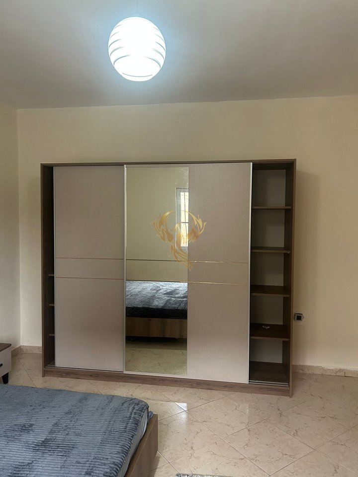 Jepet me Qera Hyrje 2+1 ,ne Laprake