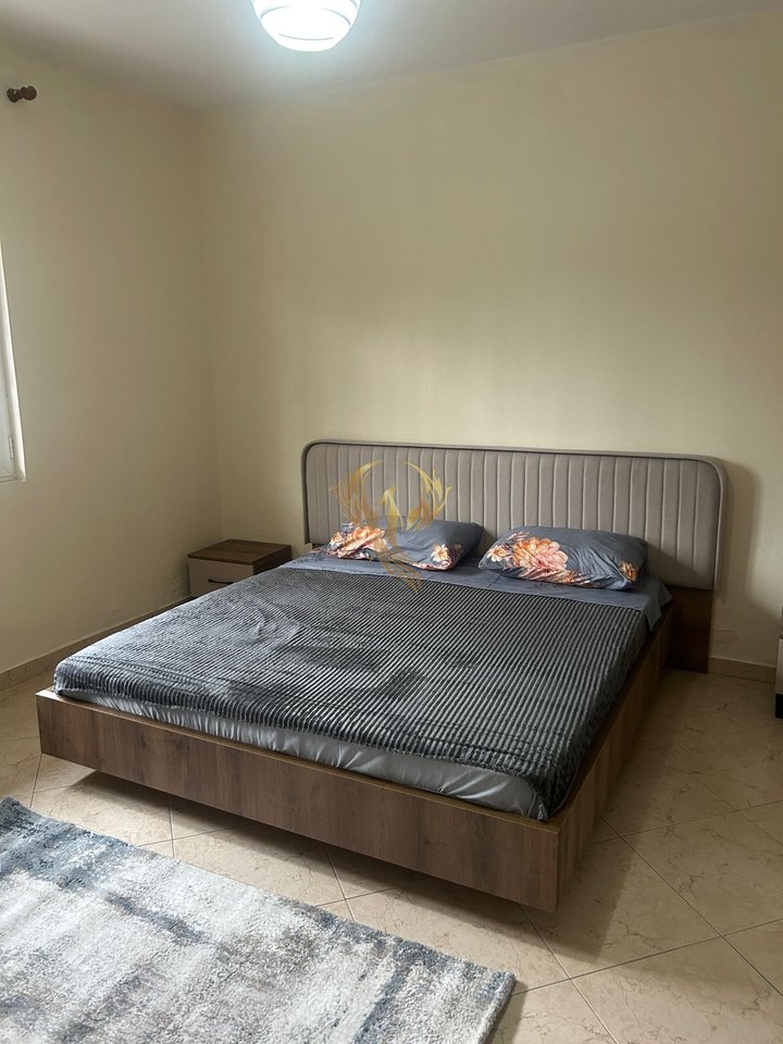 Jepet me Qera Hyrje 2+1 ,ne Laprake