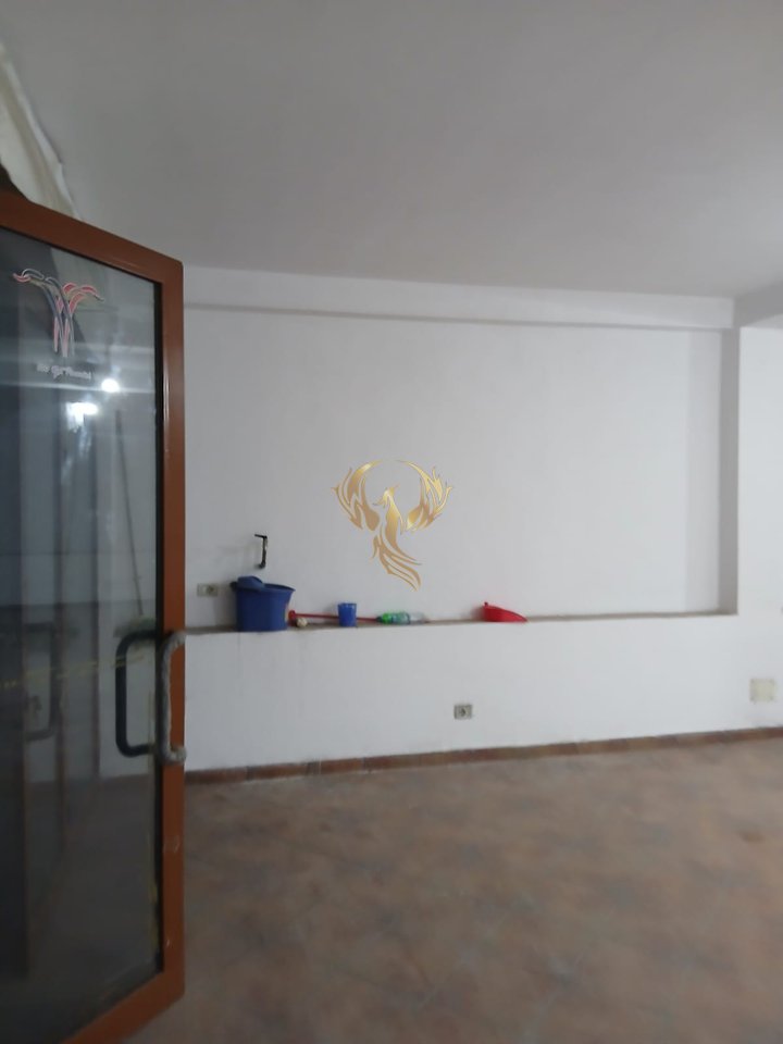 Jepet me qera Magazin Ne Shkoze