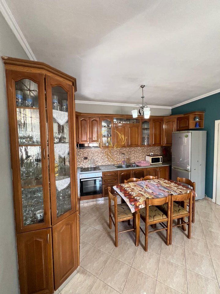 Jepet me qera Hyrje 2+1 te Misto Mame