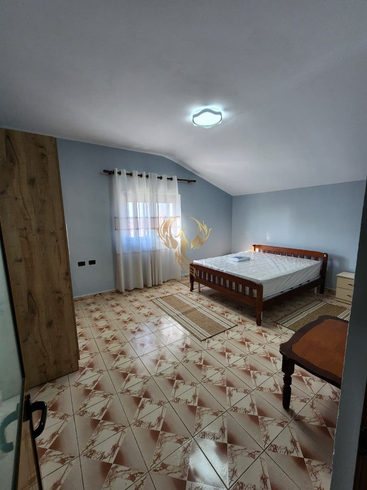 Jepet me qira hyrje 2+1 ne Laprake