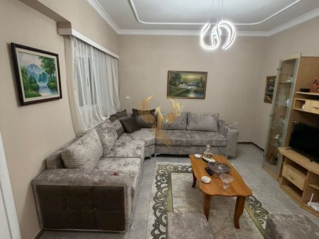 1+1 entrance for rent in Kinostudio