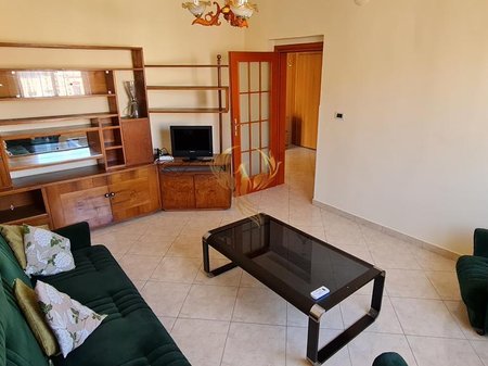 Affittasi appartamento 1+1 con cucina indipendente + 2 balconi vicino al Mercato Nuovo