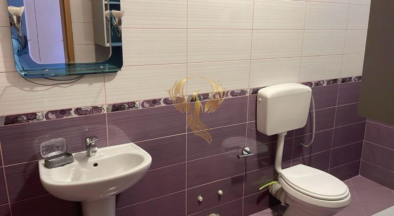 Affittasi ingresso 2+1+2 vicino alla Scuola Rossa