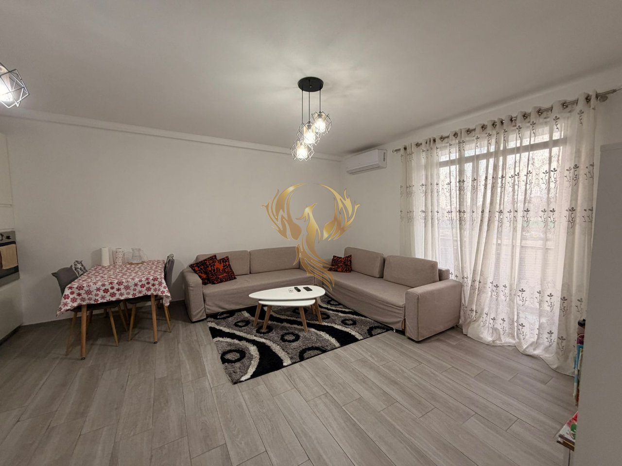 Jepet me qera Apartament 2+1+2 te 5 Maj