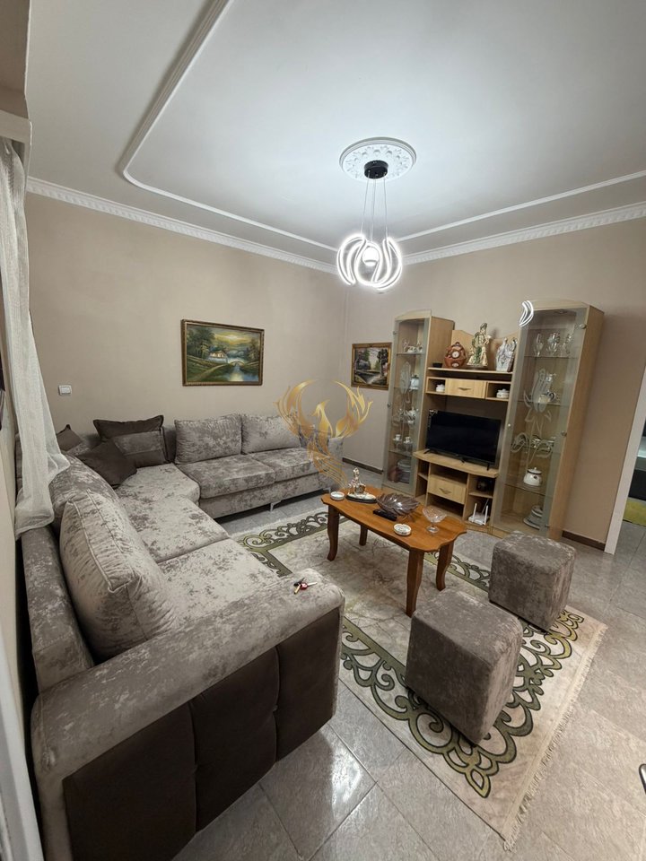 1+1 entrance for rent in Kinostudio