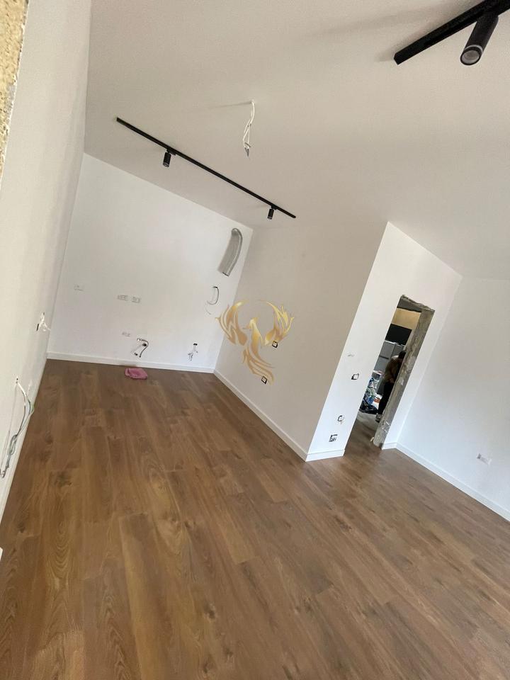 Jepet me qira Apartament 1+1+bllk ne Qender
