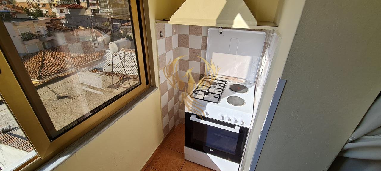 Affittasi appartamento 1+1 con cucina indipendente + 2 balconi vicino al Mercato Nuovo