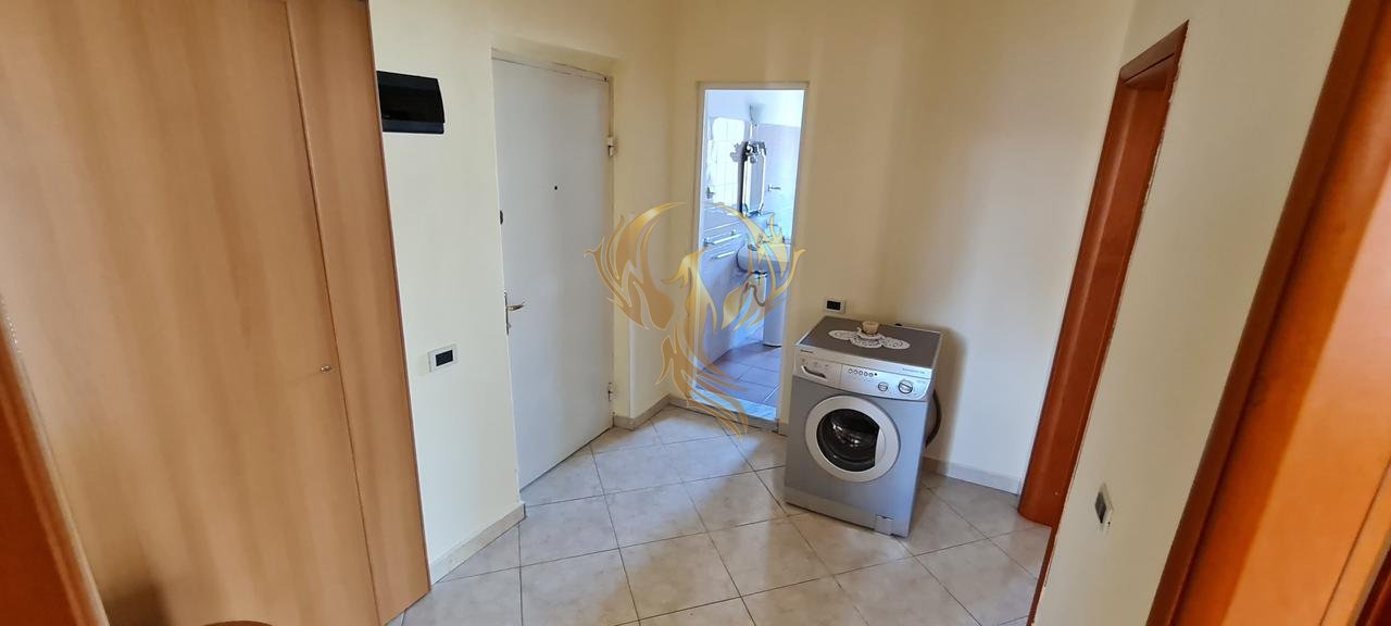 Affittasi appartamento 1+1 con cucina indipendente + 2 balconi vicino al Mercato Nuovo