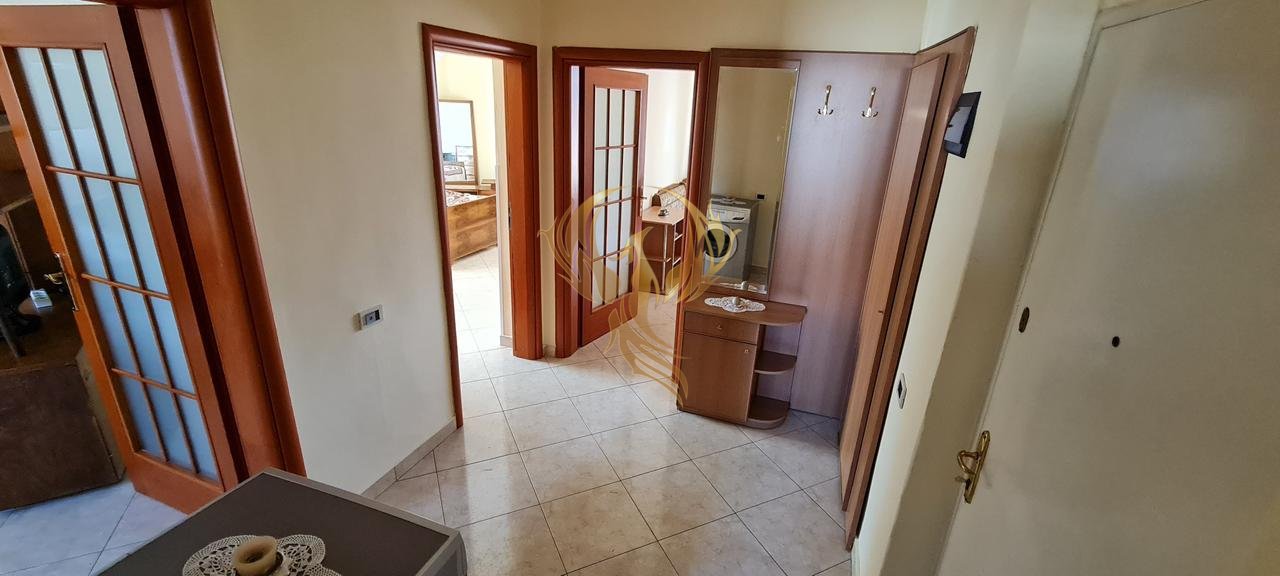 Affittasi appartamento 1+1 con cucina indipendente + 2 balconi vicino al Mercato Nuovo