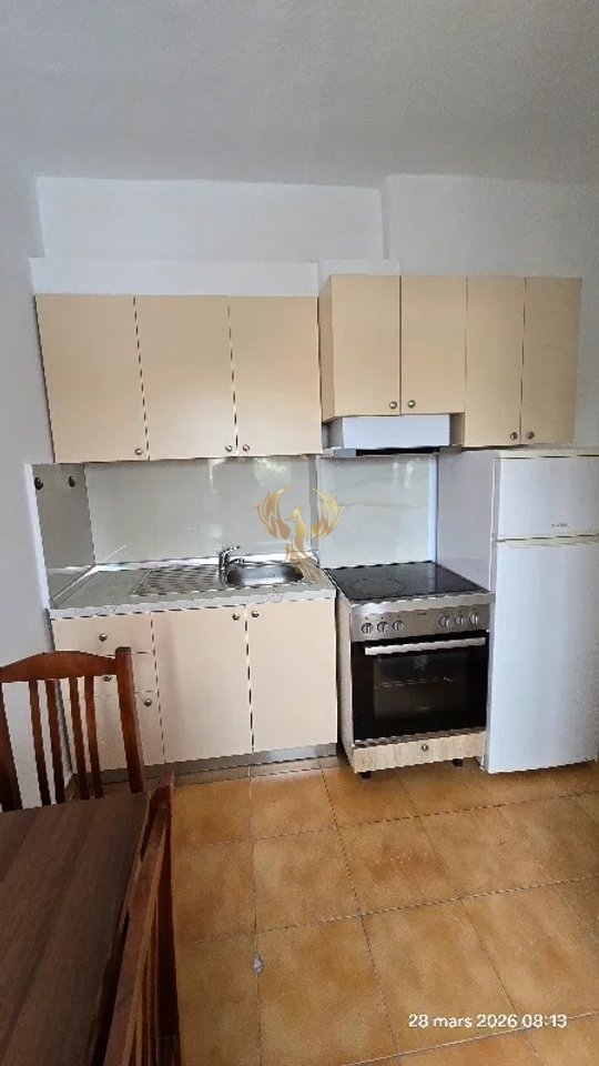 Jepet me qera Hyrje 1+1 ,te Rruga 5 Maji