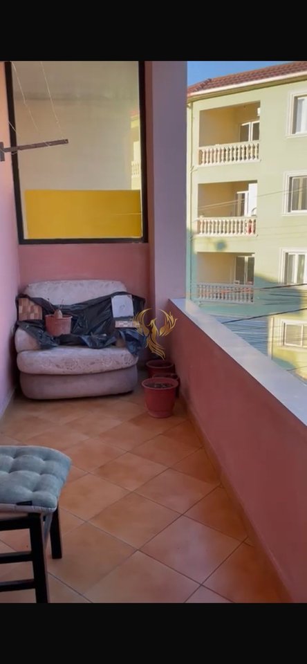 Jepet me qira Hyrje 1+1+Kuzhine ne Selite