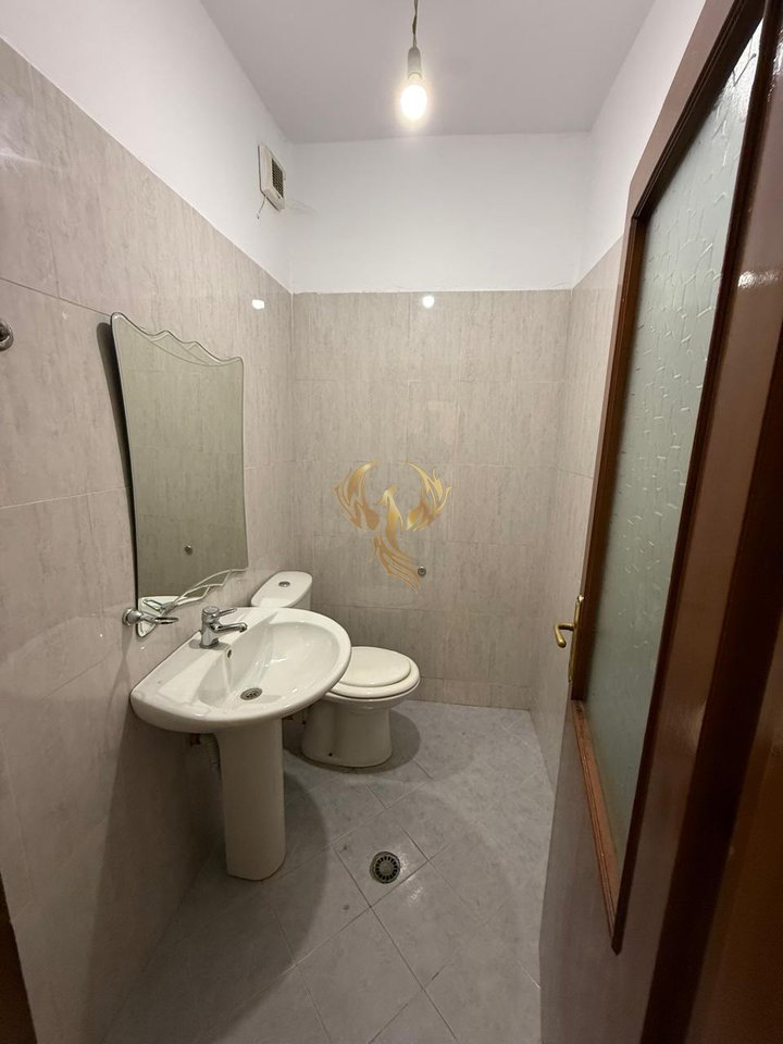 Jepet me qira Apartament 2+1+2 Bllk te Rr.Sali Butka