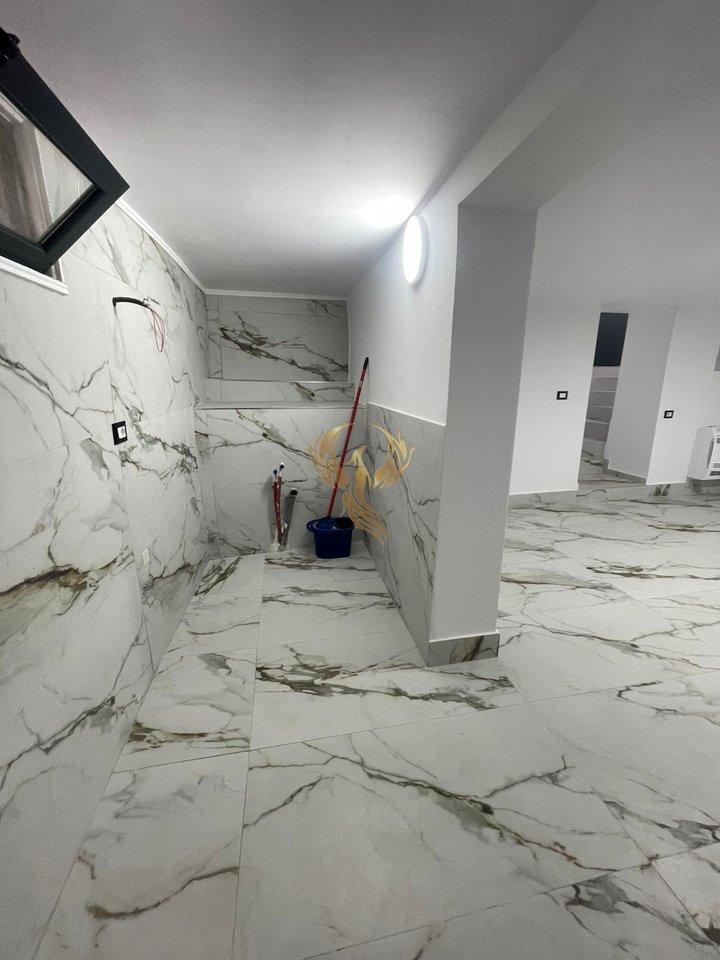 Locale commerciale in affitto presso l'ex parco degli autobus.