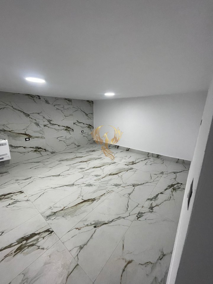 Locale commerciale in affitto presso l'ex parco degli autobus.