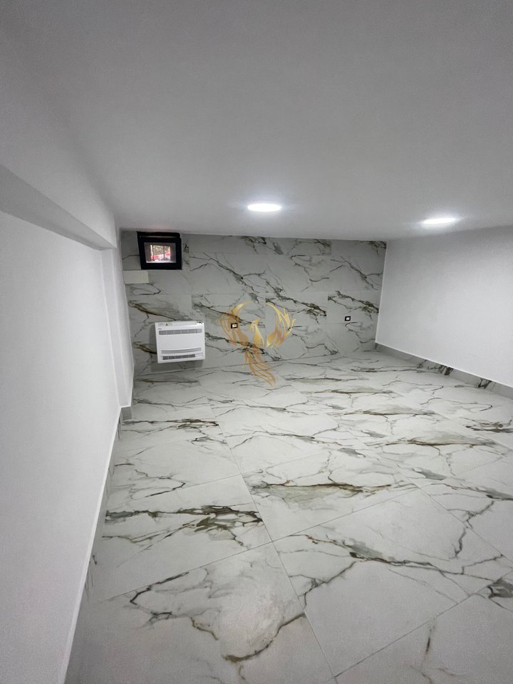 Locale commerciale in affitto presso l'ex parco degli autobus.