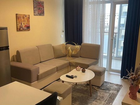 Appartamento 1+1 in affitto vicino a Komuna e Parisit