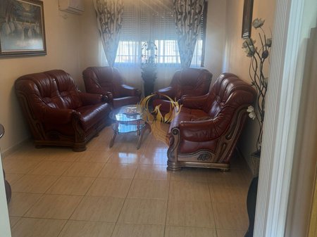 Jepet me qera Apartament 1+1 ne Xhamllik