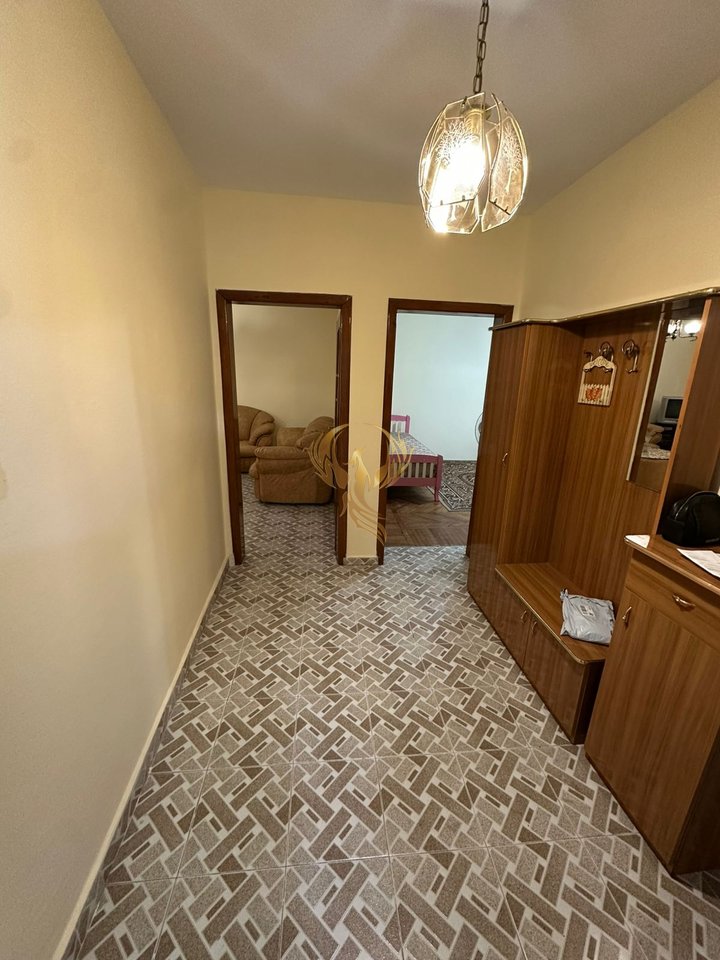 Jepet me qira Apartment 3+1 te Bulevardi Zogu i Pare