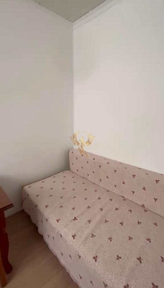 Appartamento 1+1 disponibile presso Komuna Parisit
