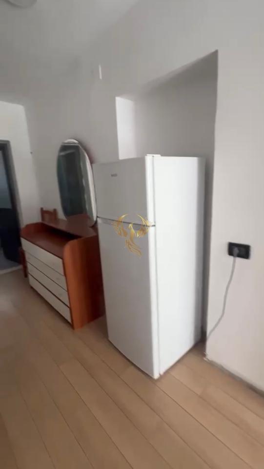 Appartamento 1+1 disponibile presso Komuna Parisit