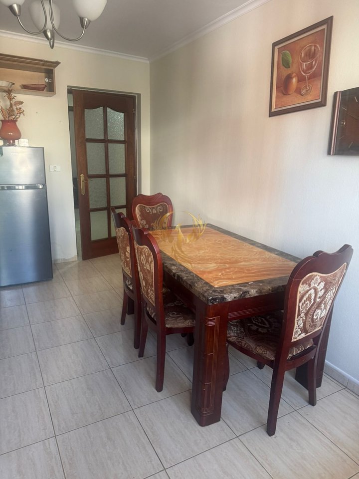 Jepet me qera Apartament 1+1 ne Xhamllik