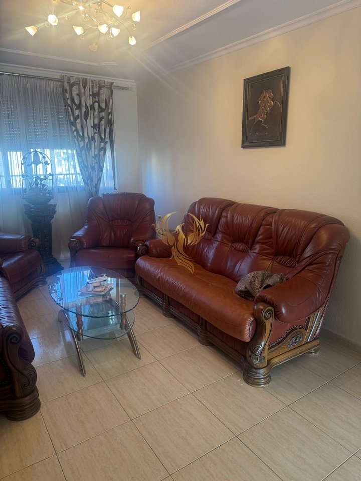Jepet me qera Apartament 1+1 ne Xhamllik