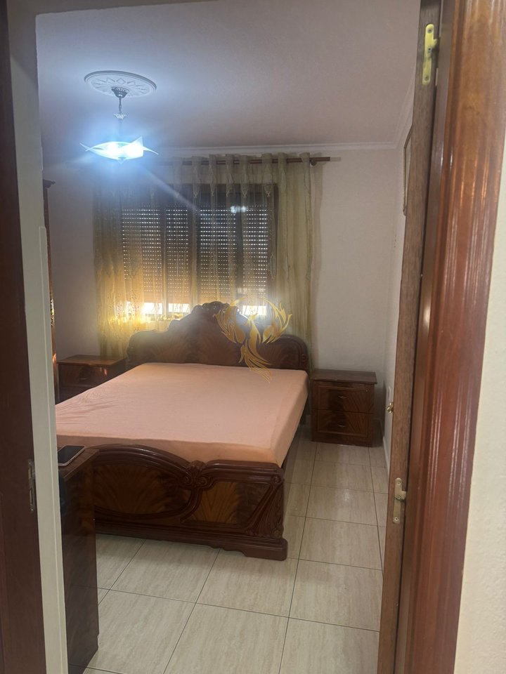 Jepet me qera Apartament 1+1 ne Xhamllik